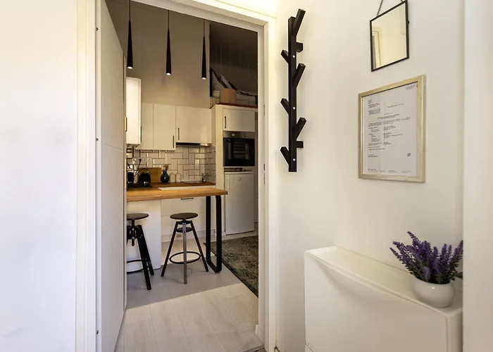 Cozy Corner In The Center *